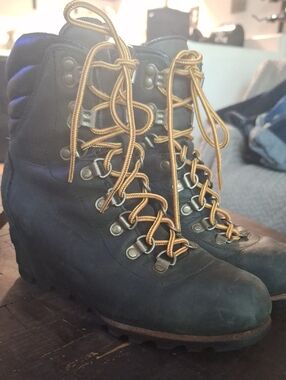 Sorel Black Nubuck Lace-Up Boots with Tan Laces